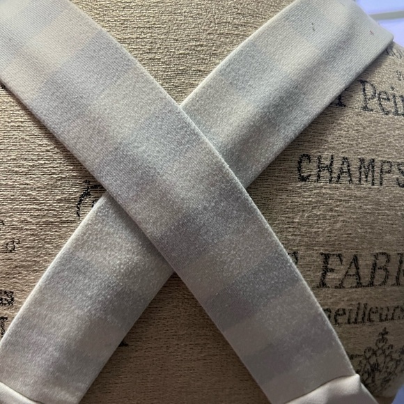 Lululemon Athletica Cream Sports Bra - Picture 7 of 10